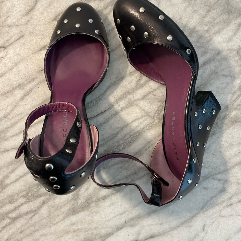 Marc Jacobs studded leather high heel wedge style ankle strap pumps size 7.5 - Picture 4 of 10